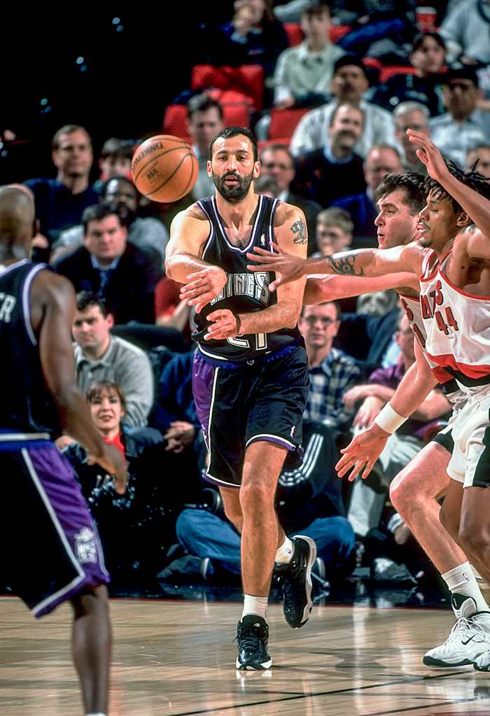 Divac with the Kings.